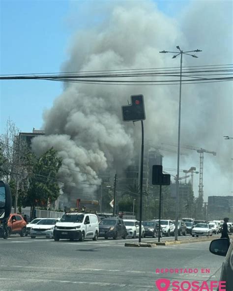 americo vespucio 645 ñuñoa|Bomberos combate nuevo incendio en sector industrial de.
